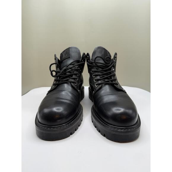 Louis Vuitton Oberkampf ankle boots black leather Mens SZ 7 embossed \